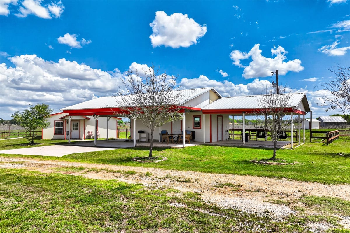 View 1763 N Fm 108 in Smiley 1763 N Fm 108, photo 1 of 38, Smiley, Smiley, TX