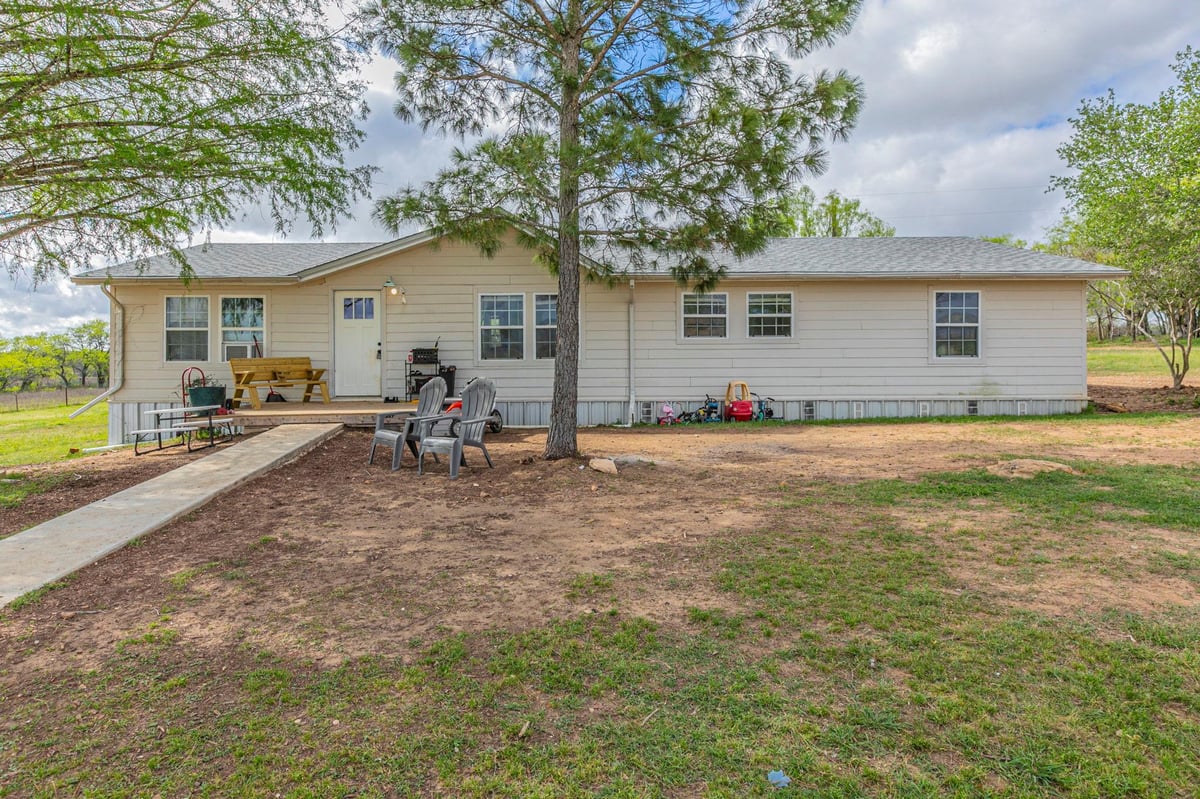 View 1767 Dowdy Rd in WILLIAM ARRINGTON 1767 Dowdy Rd - front exterior - Luxury home in WILLIAM ARRINGTON, Seguin, TX