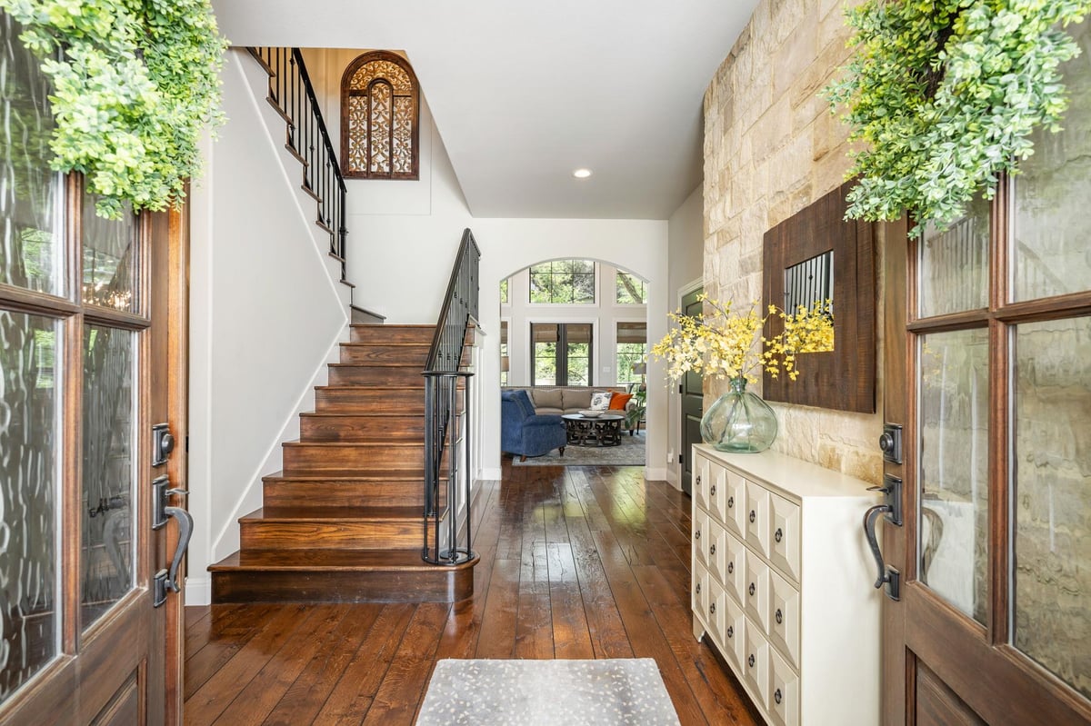 Living area at 1771 Edgewater Fls - 4 bed 4 bath home