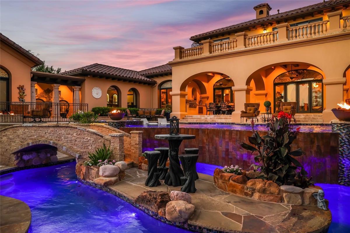 17803 Navigation Ln - front exterior - Luxury home in Northshore On Lake Travis Phs I, Lago Vista, TX