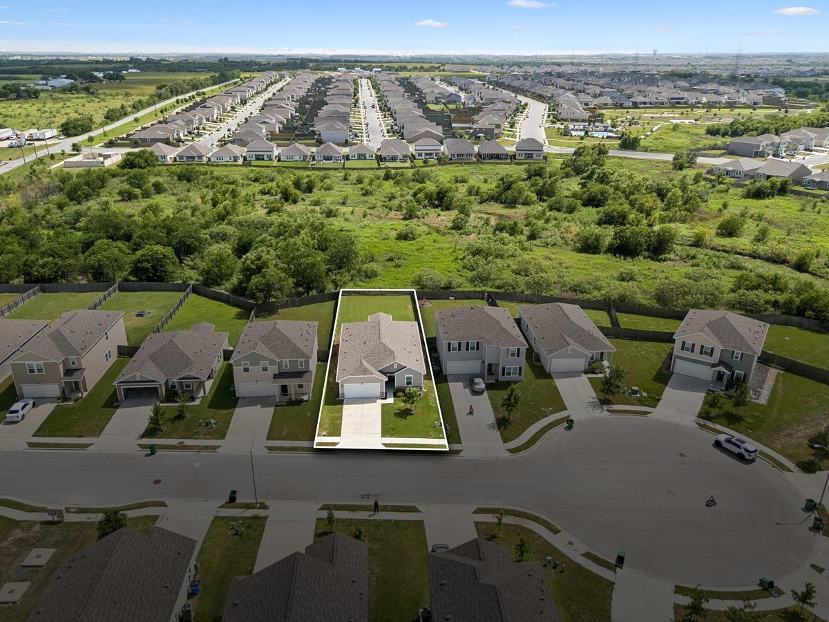 View 17817 Altesino CV in Vine Creek 17817 Altesino CV - property photo 1 - Luxury home in Vine Creek, Pflugerville, TX