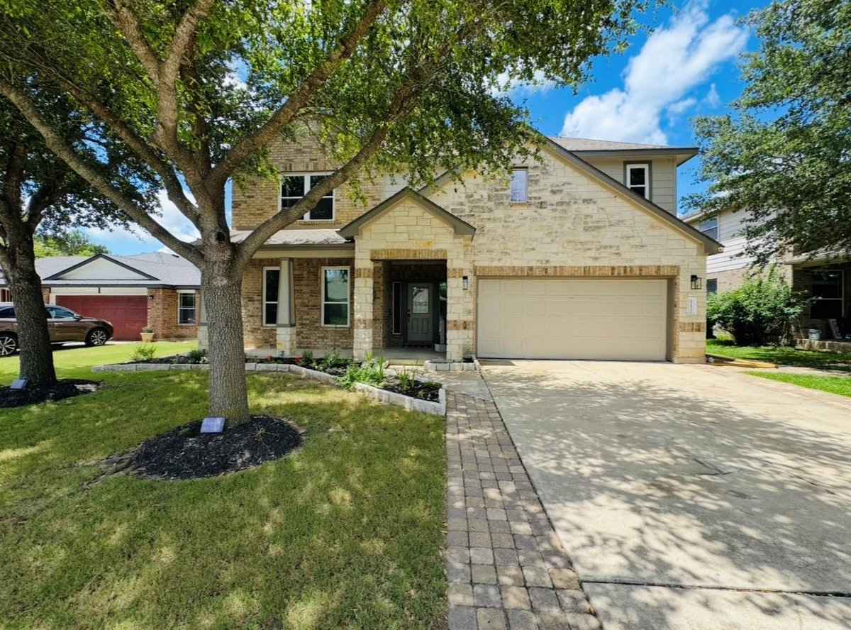 17821 Floribundas - front exterior - Luxury home in Elm Creek Sec 04, Elgin, TX