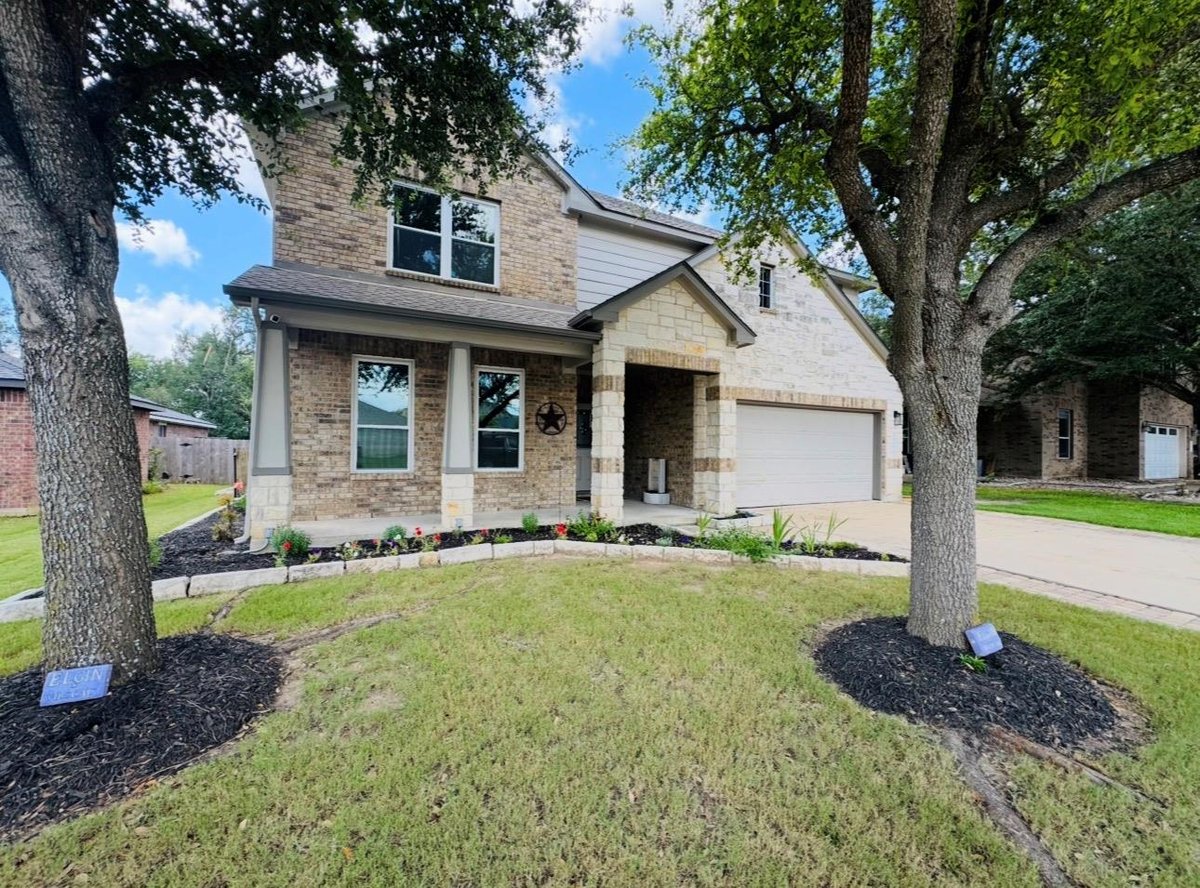 View 17821 Floribundas in Elm Creek Sec 04 17821 Floribundas - front exterior - Luxury home in Elm Creek Sec 04, Elgin, TX