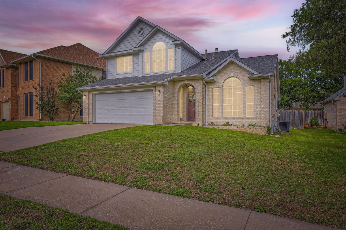 17904 Worley DR - front exterior - Luxury home in Springbrook 01 Sec 01, Pflugerville, TX