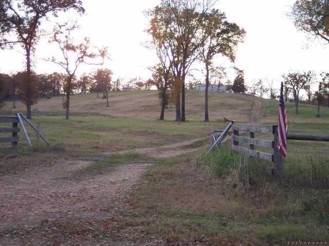 View 1793 County Road 320 1793 County Road 320 - front exterior - Luxury home in Lexington, TX
