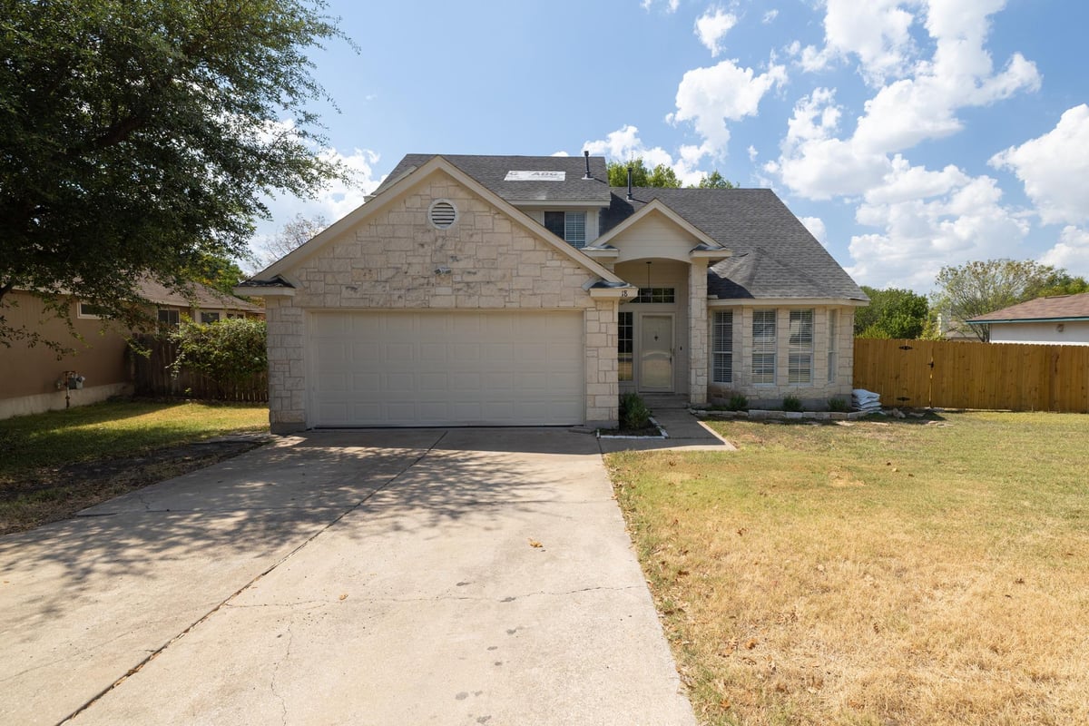 18 Azalea DR - property photo 1 - Luxury home in Crystal Knoll Terrace Unit 03, Georgetown, TX