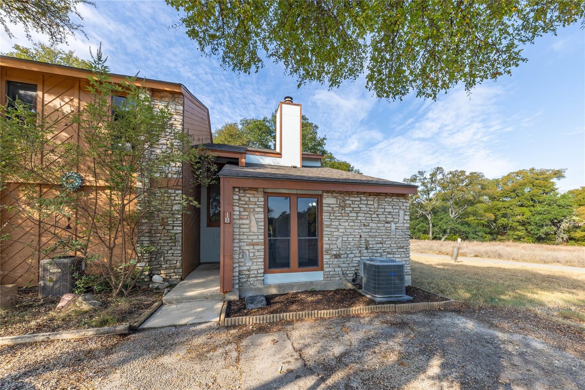 Living area at 18 Cypress Fairway Vlg - 2 bed 2 bath home