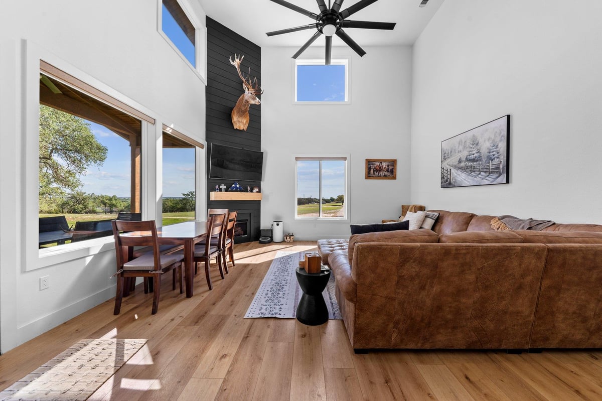 Living area at 1800 Diamond Ridge Dr - 4 bed 2 bath home