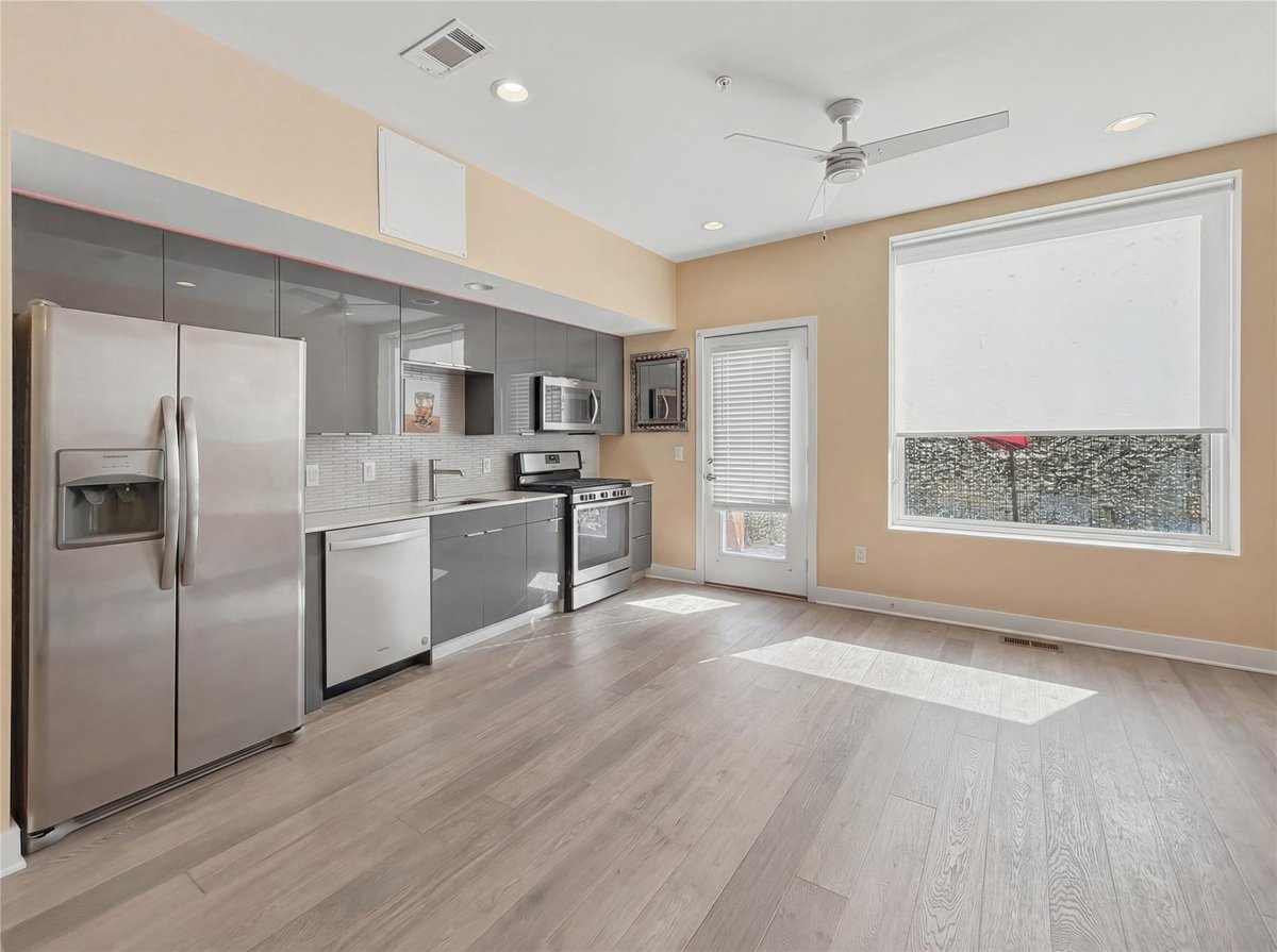 View 1800 E 4th St Unit #223 in Fourth & Condos 1800 E 4th St Unit #223 - front exterior - Luxury home in Fourth & Condos, Austin, TX