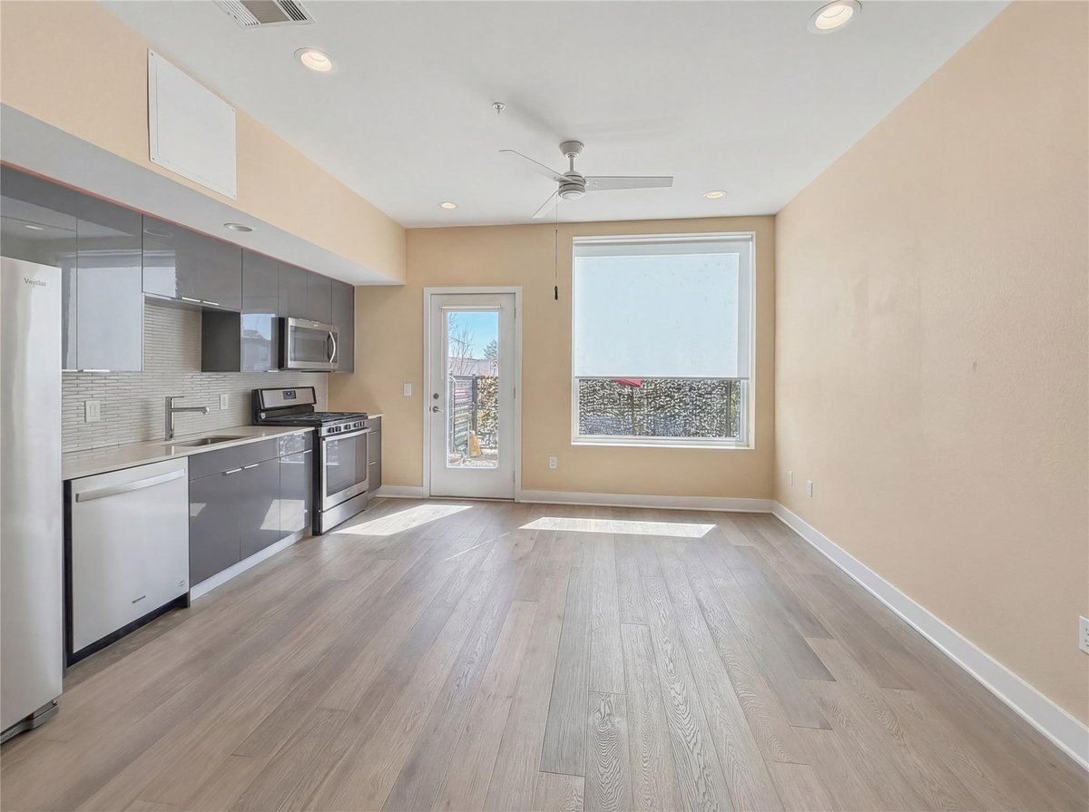 Living area at 1800 E 4th St Unit #223 - 1 bed 1 bath home