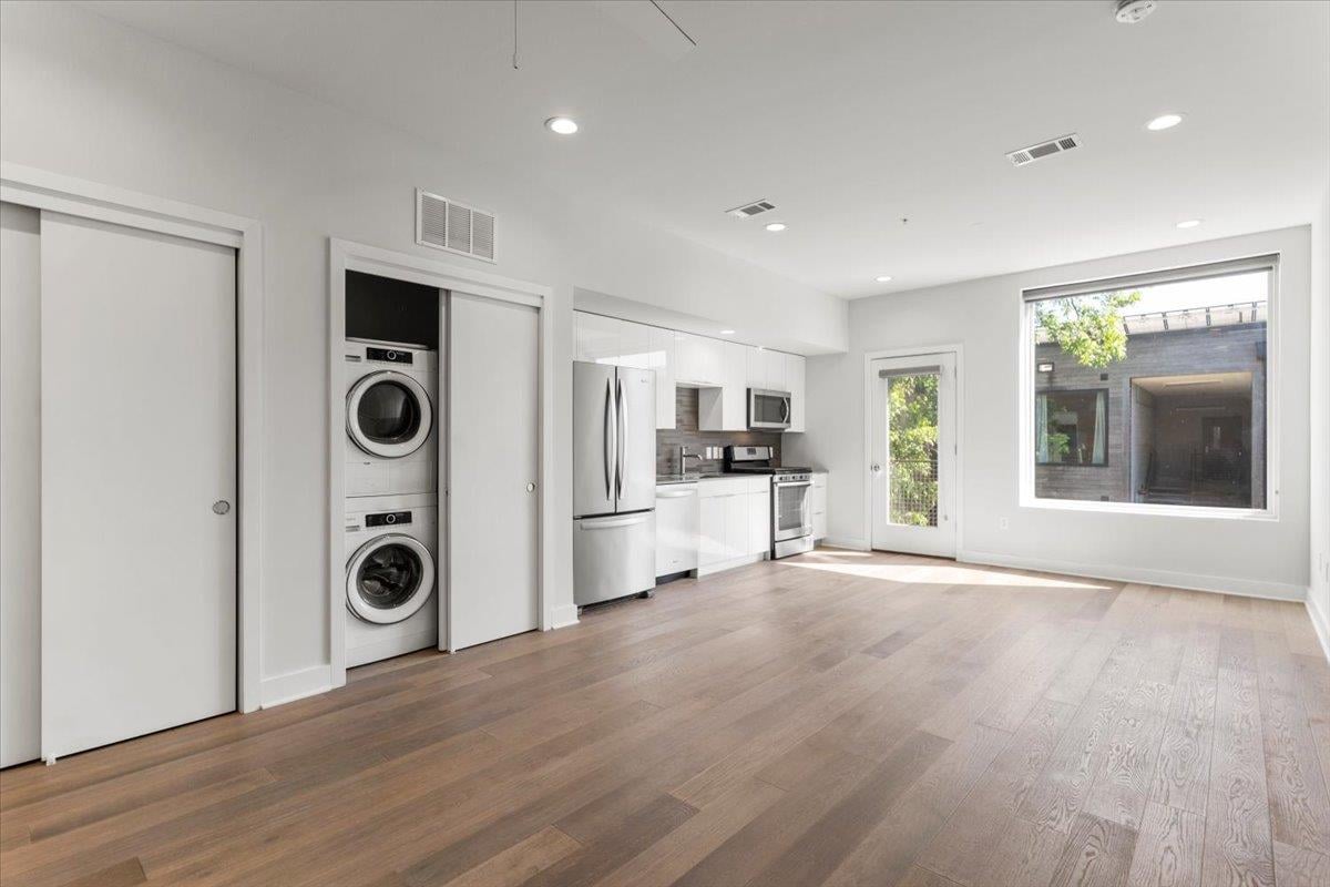 View 1800 E 4th St Unit #331 in Fourth and Condominiums 1800 E 4th St Unit #331 - front exterior - Luxury home in Fourth and Condominiums, Austin, TX