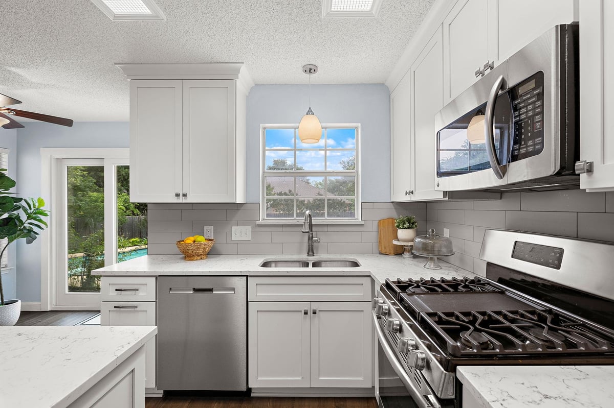 Kitchen at 1800 Hollow Ridge Dr - 3 bed 2 bath home