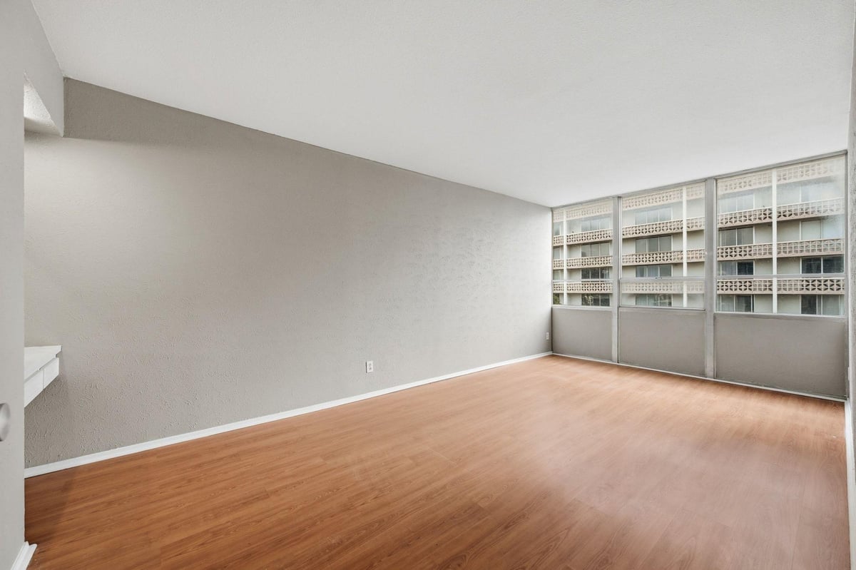 View 1800 Lavaca St Unit #515 in Greenwood Towers Amended 1800 Lavaca St Unit #515 - front exterior - Luxury home in Greenwood Towers Amended, Austin, TX
