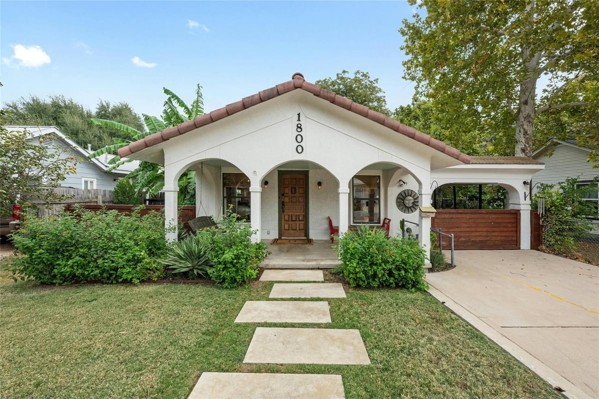 View 1800 Riverview St in Taylor V E 02 1800 Riverview St - front exterior - Luxury home in Taylor V E 02, Austin, TX
