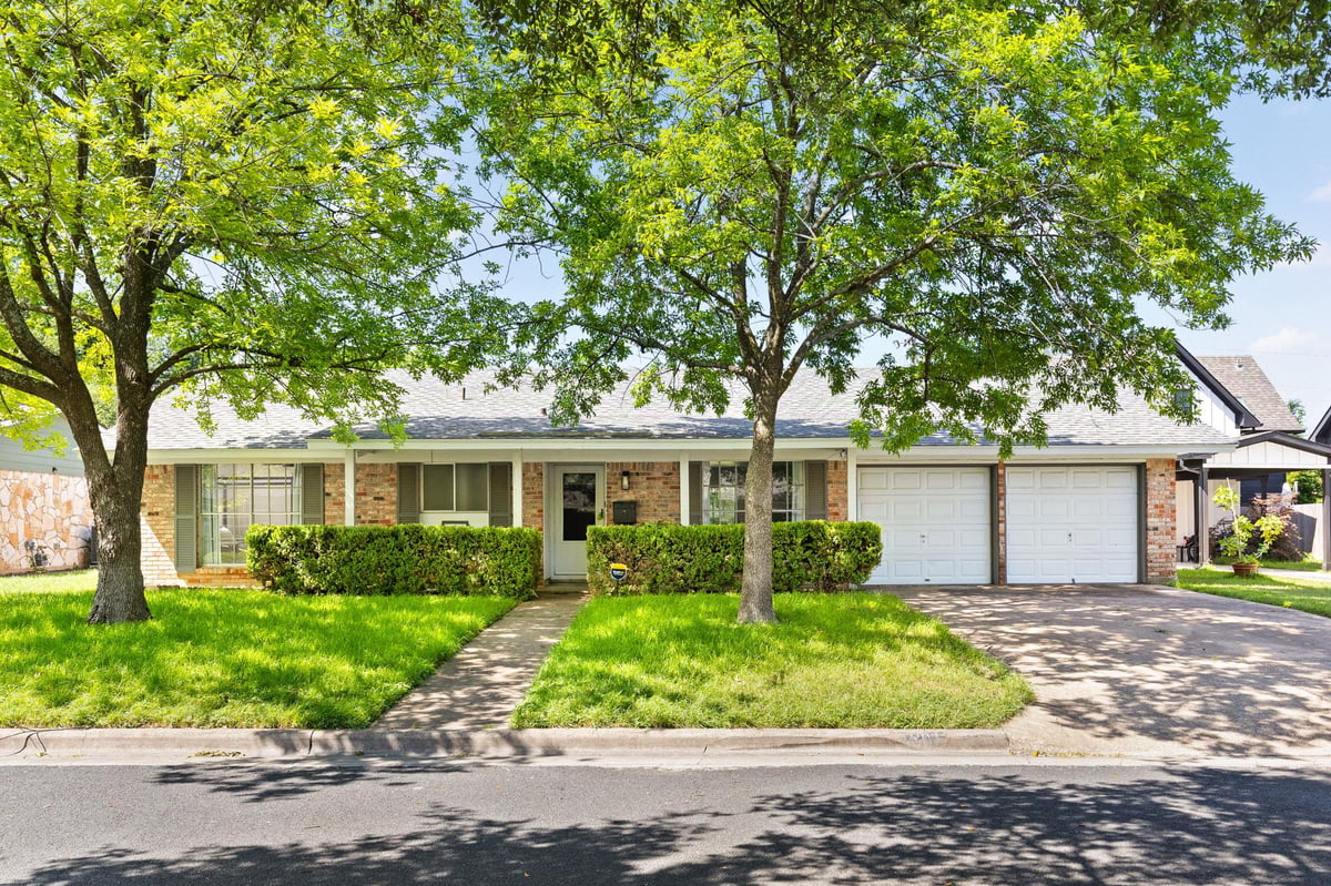 1801 Belford DR - front exterior - Luxury home in Allandale North Sec 01, Austin, TX