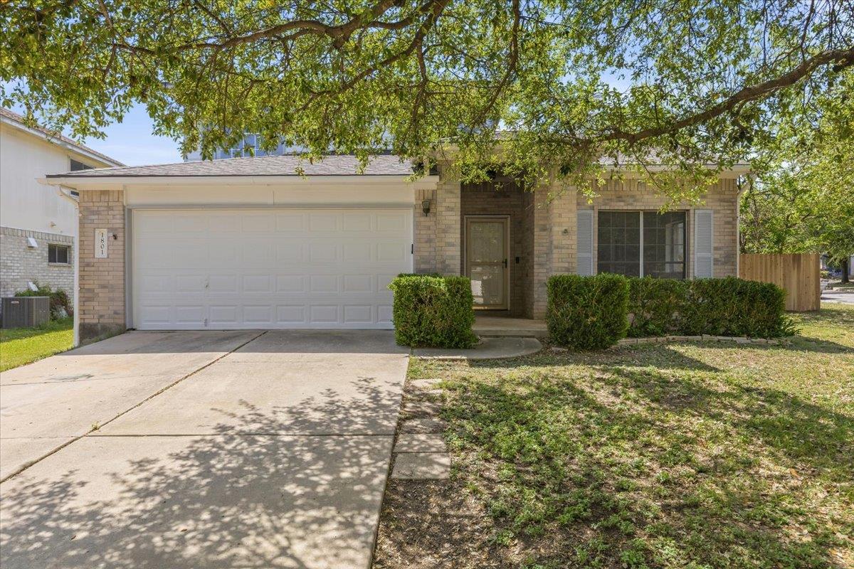 View 1801 Brentwood Dr in Horizon Park Sec 2 1801 Brentwood Dr - front exterior - Luxury home in Horizon Park Sec 2, Leander, TX