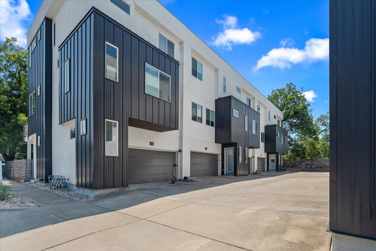 View 1801 E 2nd ST Unit #8 in East 2nd Condos 1801 E 2nd ST Unit #8 - property photo 1 - Luxury home in East 2nd Condos, Austin, TX