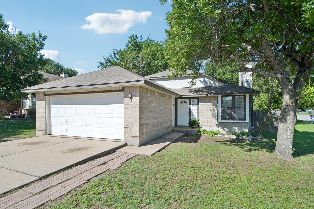 View 1801 Twisted Oak DR in Mason Creek Sec 01 1801 Twisted Oak DR - front exterior - Luxury home in Mason Creek Sec 01, Leander, TX