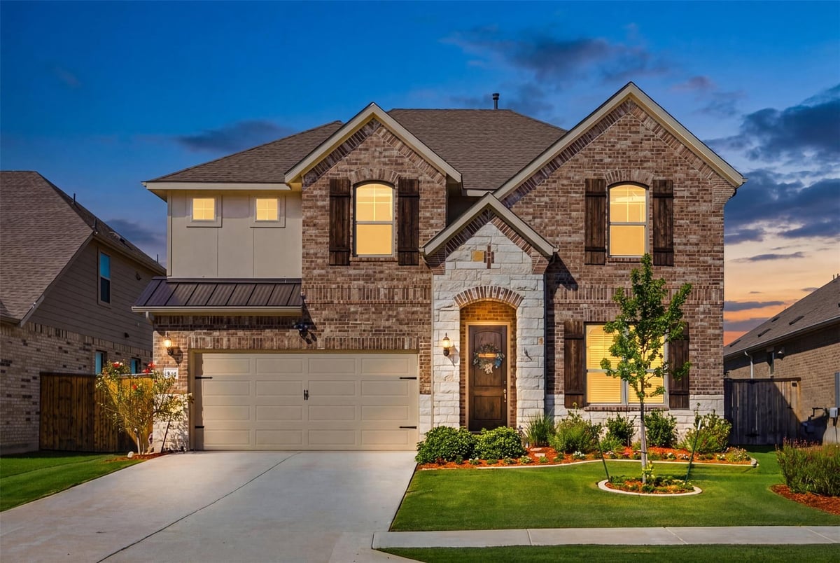 18012 Clairess LN - front exterior - Luxury home in ShadowGlen, Manor, TX