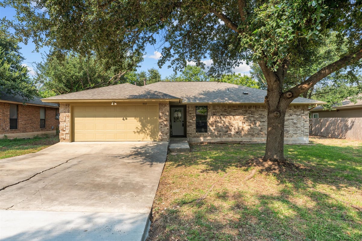 View 1802 Dixie Ln in Southern Terrace Rev 1802 Dixie Ln - front exterior - Luxury home in Southern Terrace Rev, Round Rock, TX