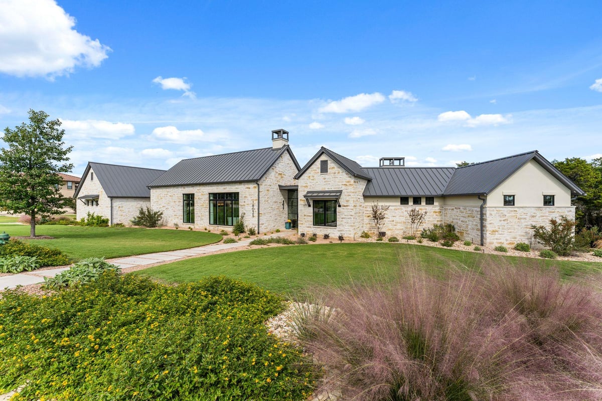 Living area at 18025 Ranchland Hills Vis - 3 bed 3 bath home