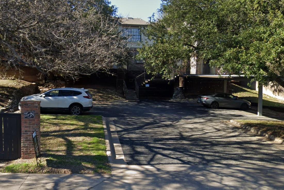 View 1804 Capital PKWY Unit #27 in Barton Creek Twnhms Amd 1804 Capital PKWY Unit #27 - property photo 1 - Luxury home in Barton Creek Twnhms Amd, Austin, TX