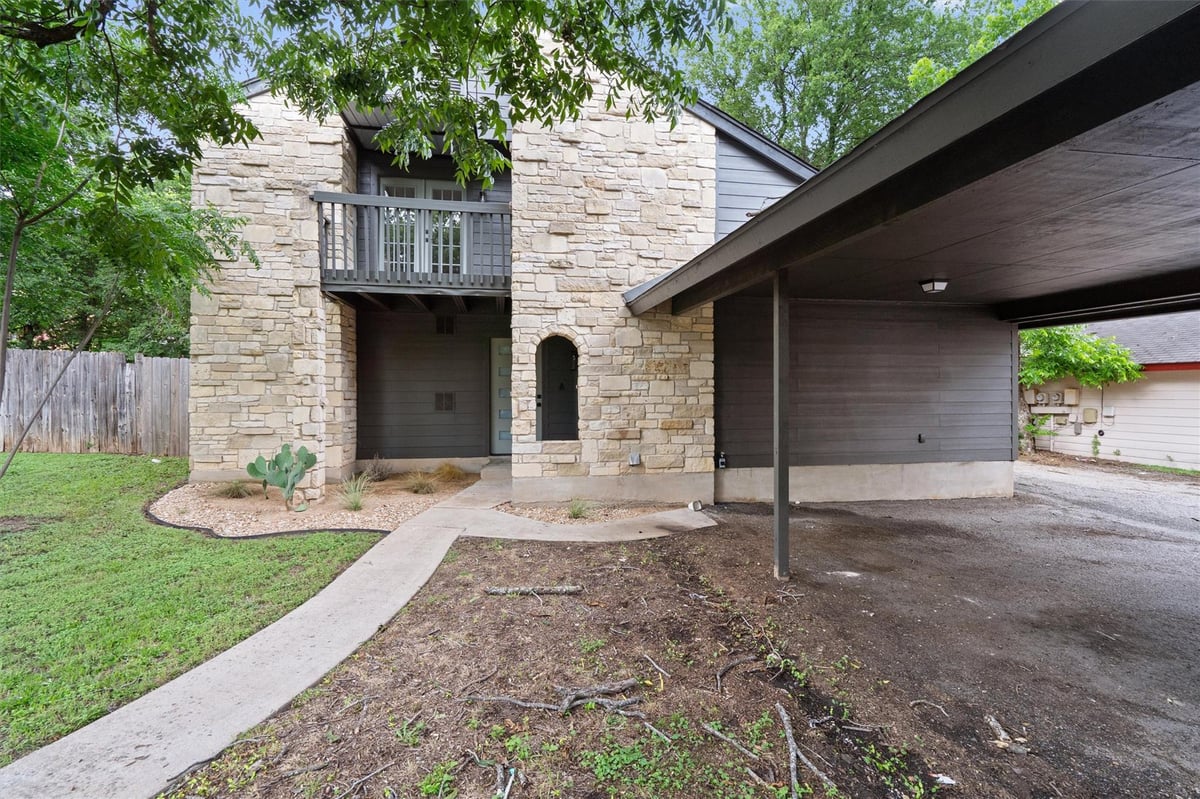 View 1804 Cinnamon PATH in Cinnamon Ridge 1804 Cinnamon PATH - front exterior - Luxury home in Cinnamon Ridge, Austin, TX