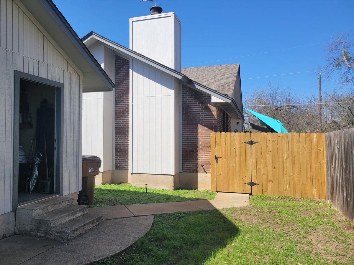 Primary bedroom at 1804 Rawhide Dr - Chisholm Valley South Sec 04 Ph 02, Round Rock, TX