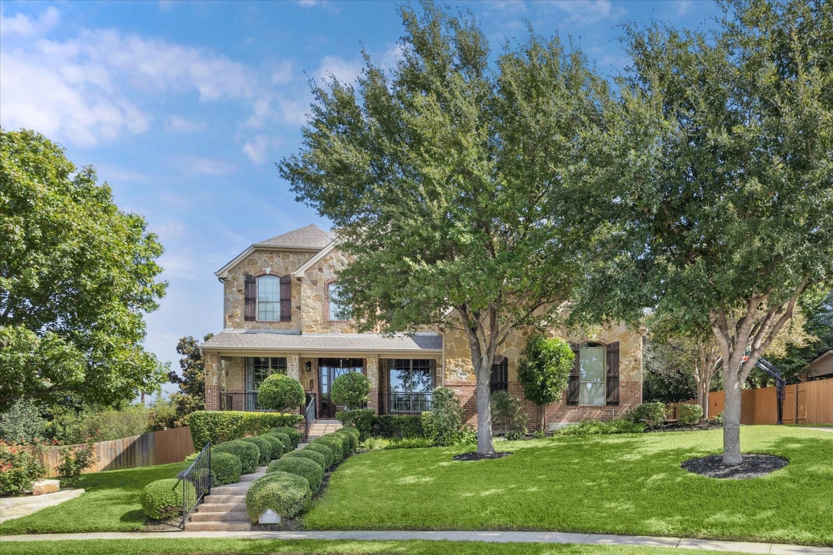 1804 Val Verde Dr - front exterior - Luxury home in Steiner Ranch Ph 01 Sec 8E, Austin, TX