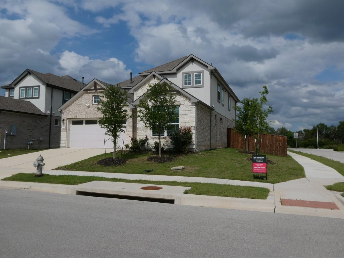 View 1804 W Crow Hop Vw in Bar W Ranch 1804 W Crow Hop Vw - front exterior - Luxury home in Bar W Ranch, Leander, TX