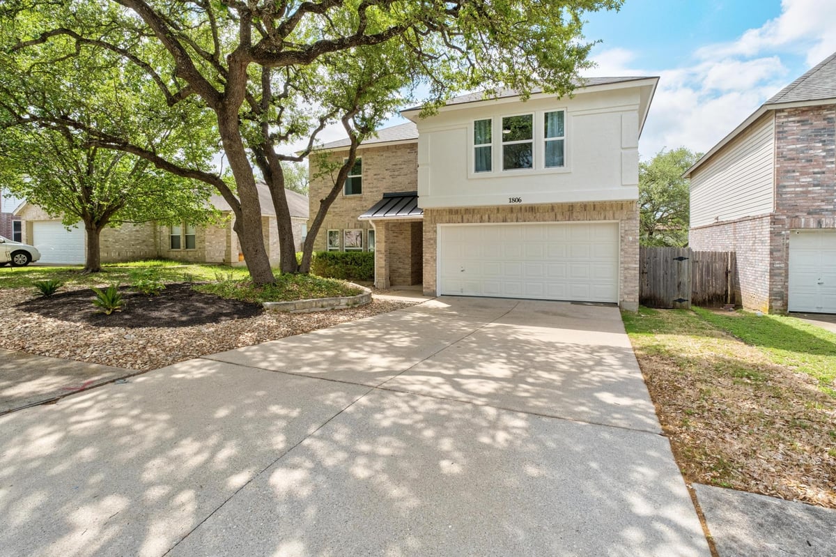 Kitchen at 1806 Carriage Club Dr - 4 bed 2 bath home