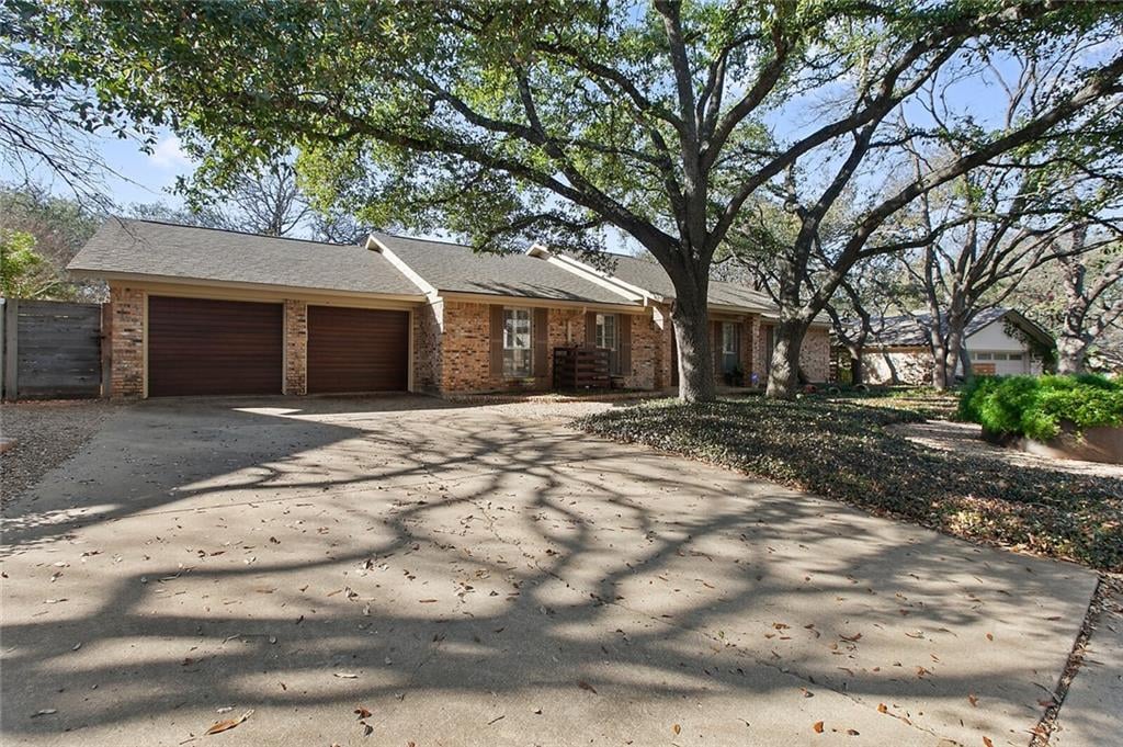 View 1806 Cresthaven Dr in Barton Hills Sec 07 1806 Cresthaven Dr - front exterior - Luxury home in Barton Hills Sec 07, Austin, TX