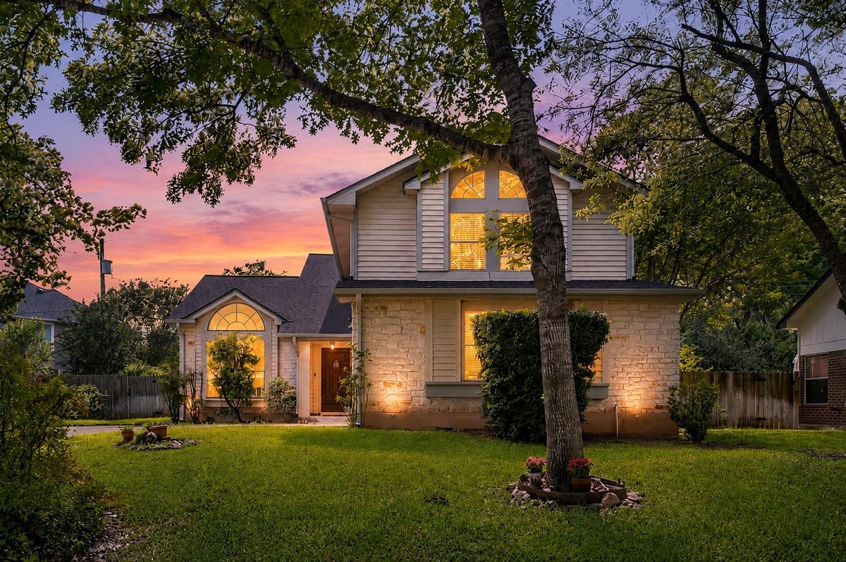 View 1807 Blackjack DR in Woods Sec 04 1807 Blackjack DR - property photo 1 - Luxury home in Woods Sec 04, Round Rock, TX