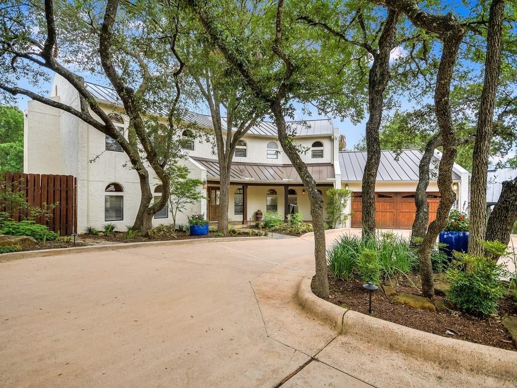 View 1807 Lake Shore DR in Laguna Loma 1807 Lake Shore DR - property photo 1 - Luxury home in Laguna Loma, Austin, TX