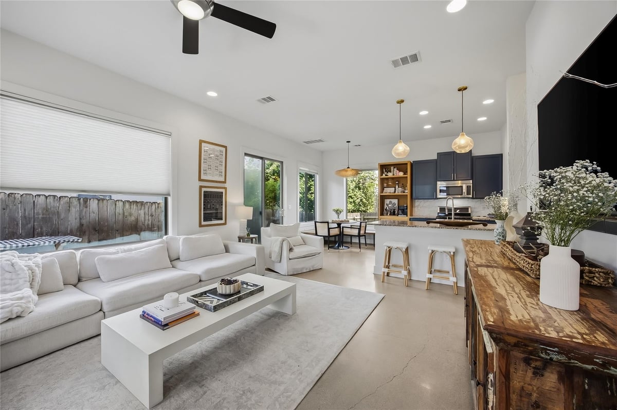 1807 Ulit Ave Unit #A - front exterior - Luxury home in ULIT H Addn 02, Austin, TX