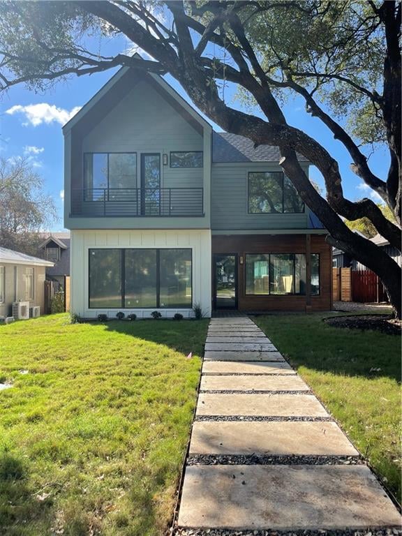 View 1807 W 36th St in Rosedale 1807 W 36th St - property photo 1 - Luxury home in Rosedale, Austin, TX