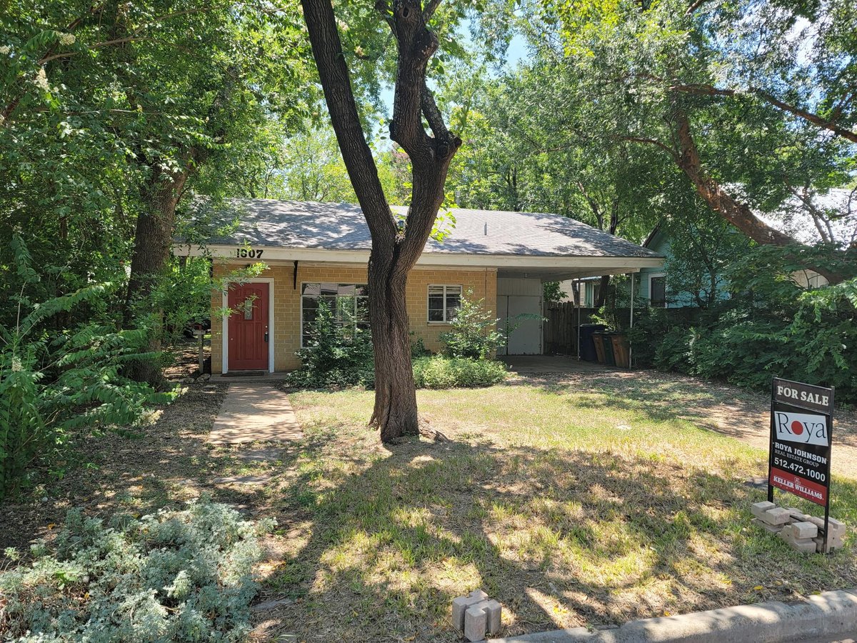 View 1807 W 38th ST in Oakmont Heights 1807 W 38th ST - property photo 1 - Luxury home in Oakmont Heights, Austin, TX