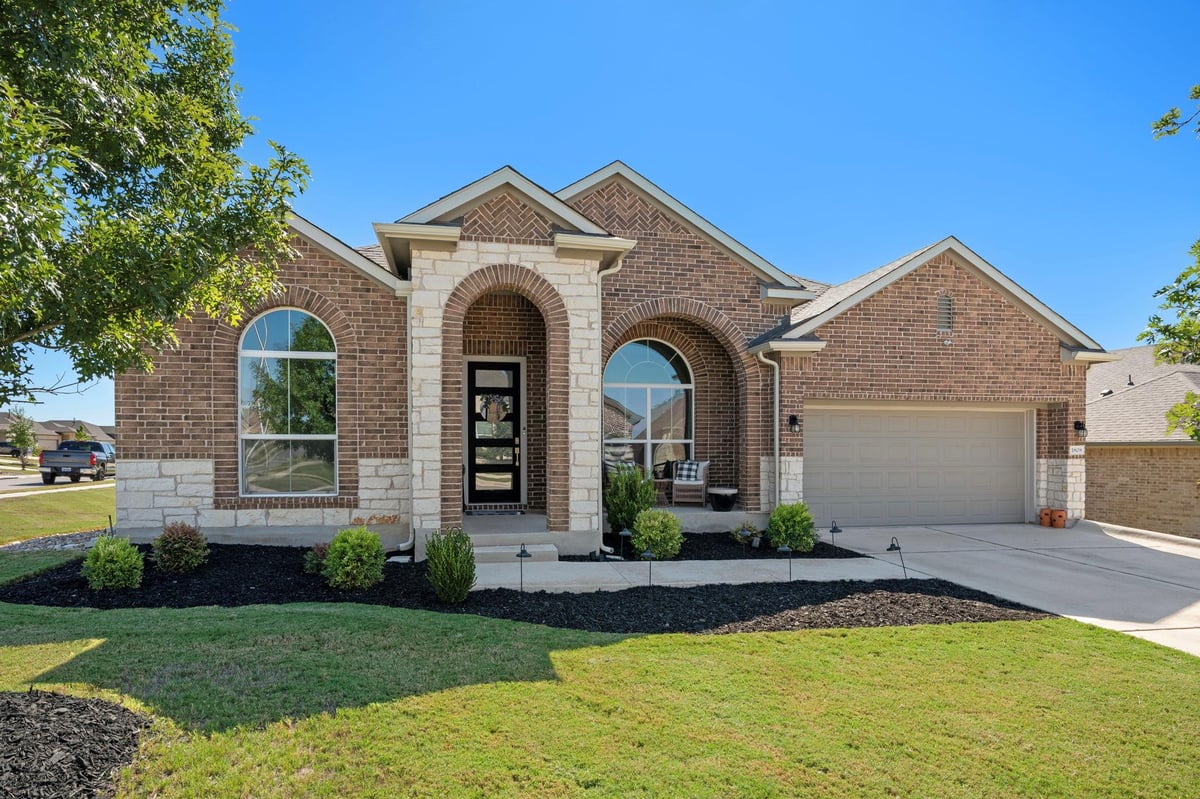 View 1808 Weavers Bnd in Lively Ranch 1808 Weavers Bnd - property photo 1 - Luxury home in Lively Ranch, Georgetown, TX