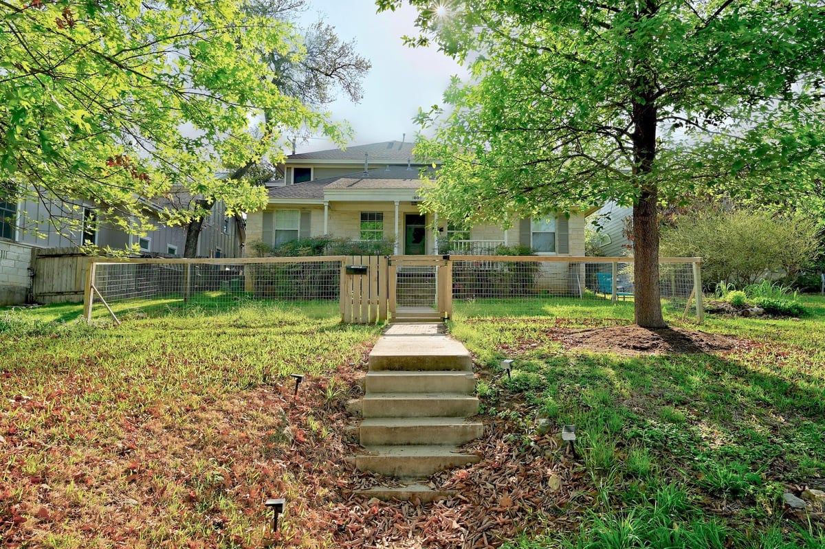 View 1809 W 39th ST Unit #A/B in Ridgelea 1809 W 39th ST Unit #A/B - front exterior - Luxury home in Ridgelea, Austin, TX