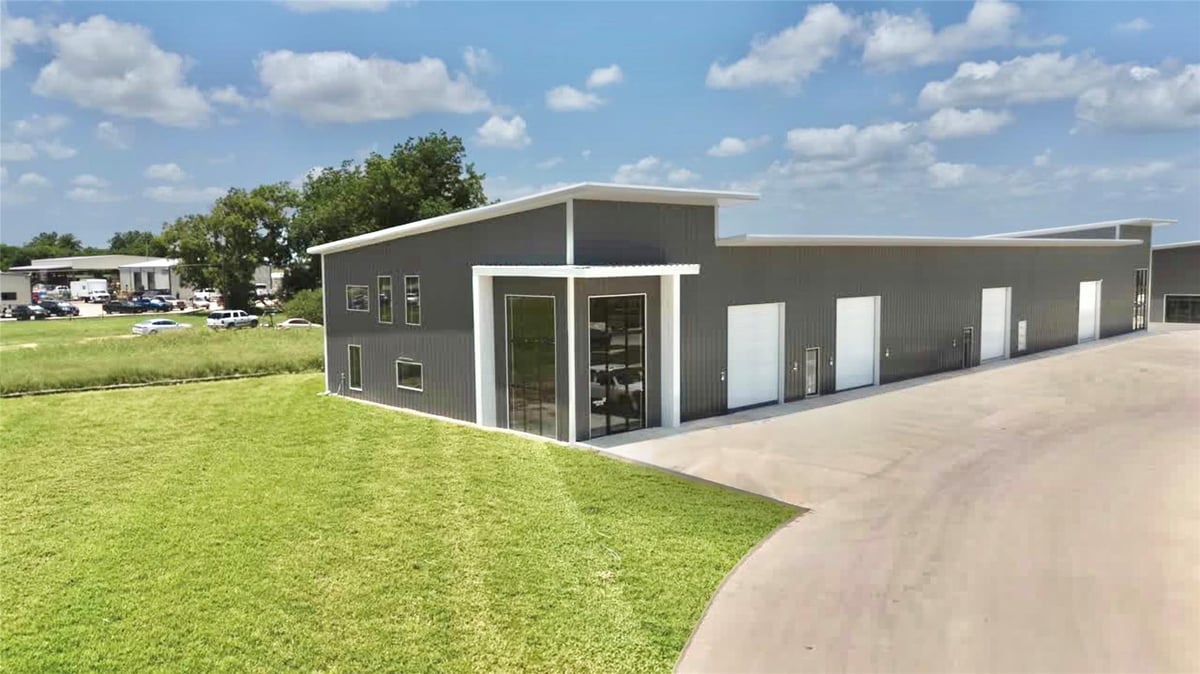 View 181 Ninety Four LN in Bradley Business Park 181 Ninety Four LN - property photo 1 - Luxury home in Bradley Business Park, Taylor, TX