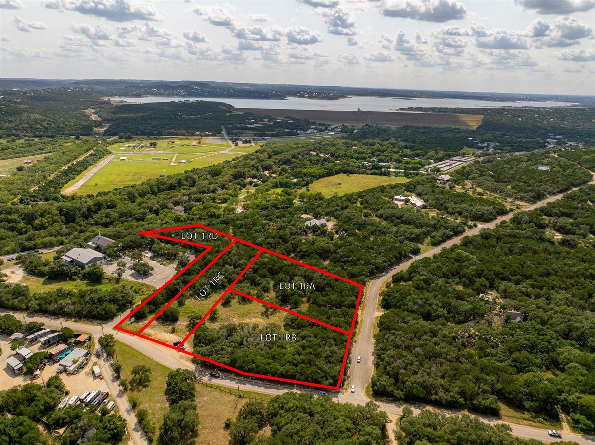 View 181 Spring Mountain Dr in Spring Mountain 1 181 Spring Mountain Dr - front exterior - Luxury lot in Spring Mountain 1, Canyon Lake, TX