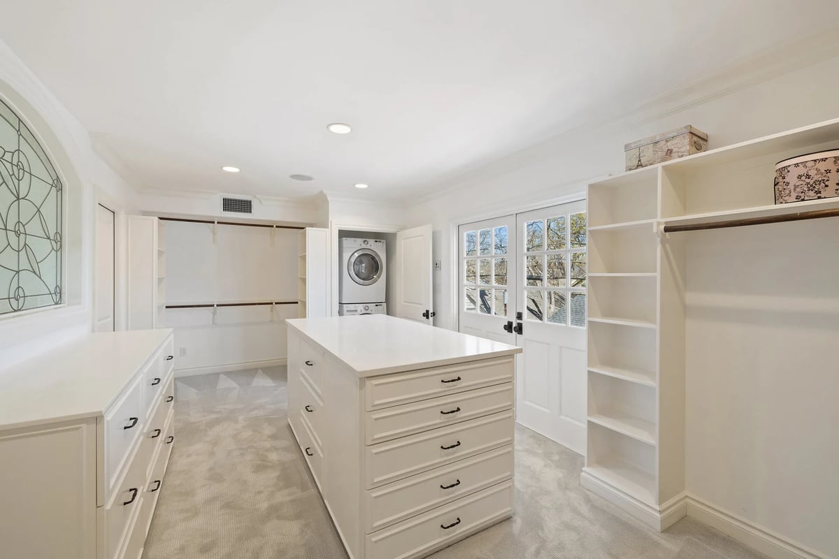 1810 W 35th Street - dual-entry closet with center island, view 1