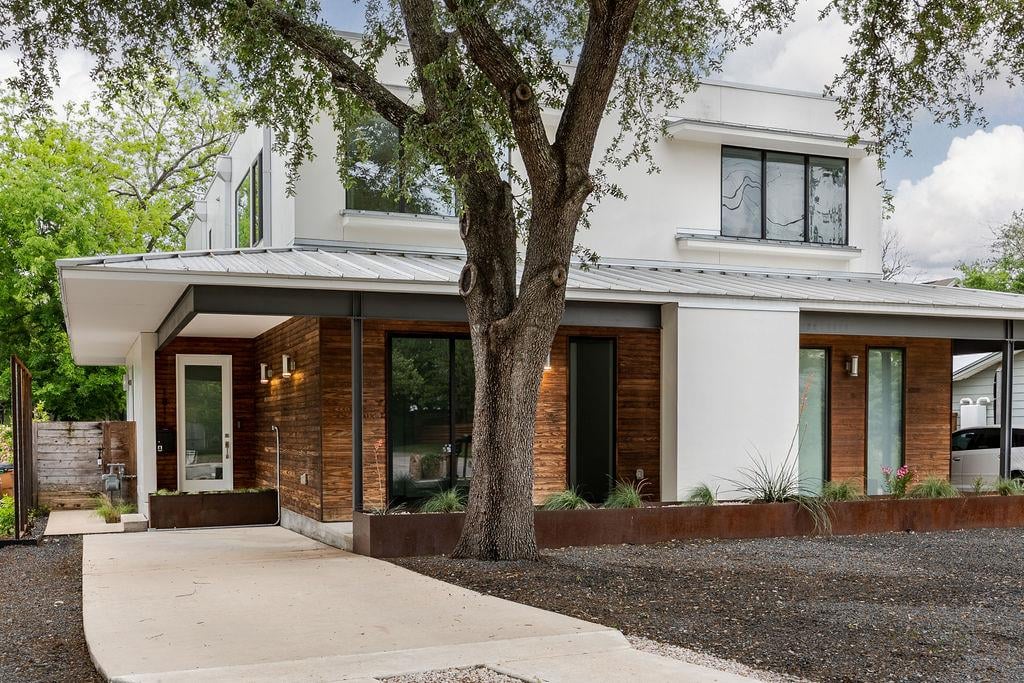 View 1811 JUSTIN LN Unit #A in Crestview Add Sec 01 1811 JUSTIN LN Unit #A - property photo 1 - Luxury home in Crestview Add Sec 01, Austin, TX