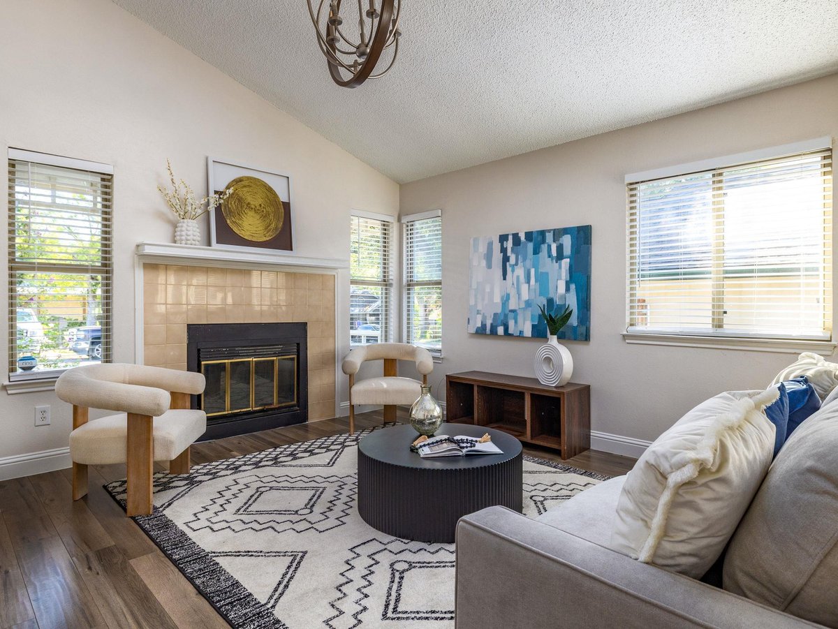 View 1811 Rainy Meadows DR in Quail Hollow Garden Homes Sec 1811 Rainy Meadows DR - property photo 1 - Luxury home in Quail Hollow Garden Homes Sec, Austin, TX