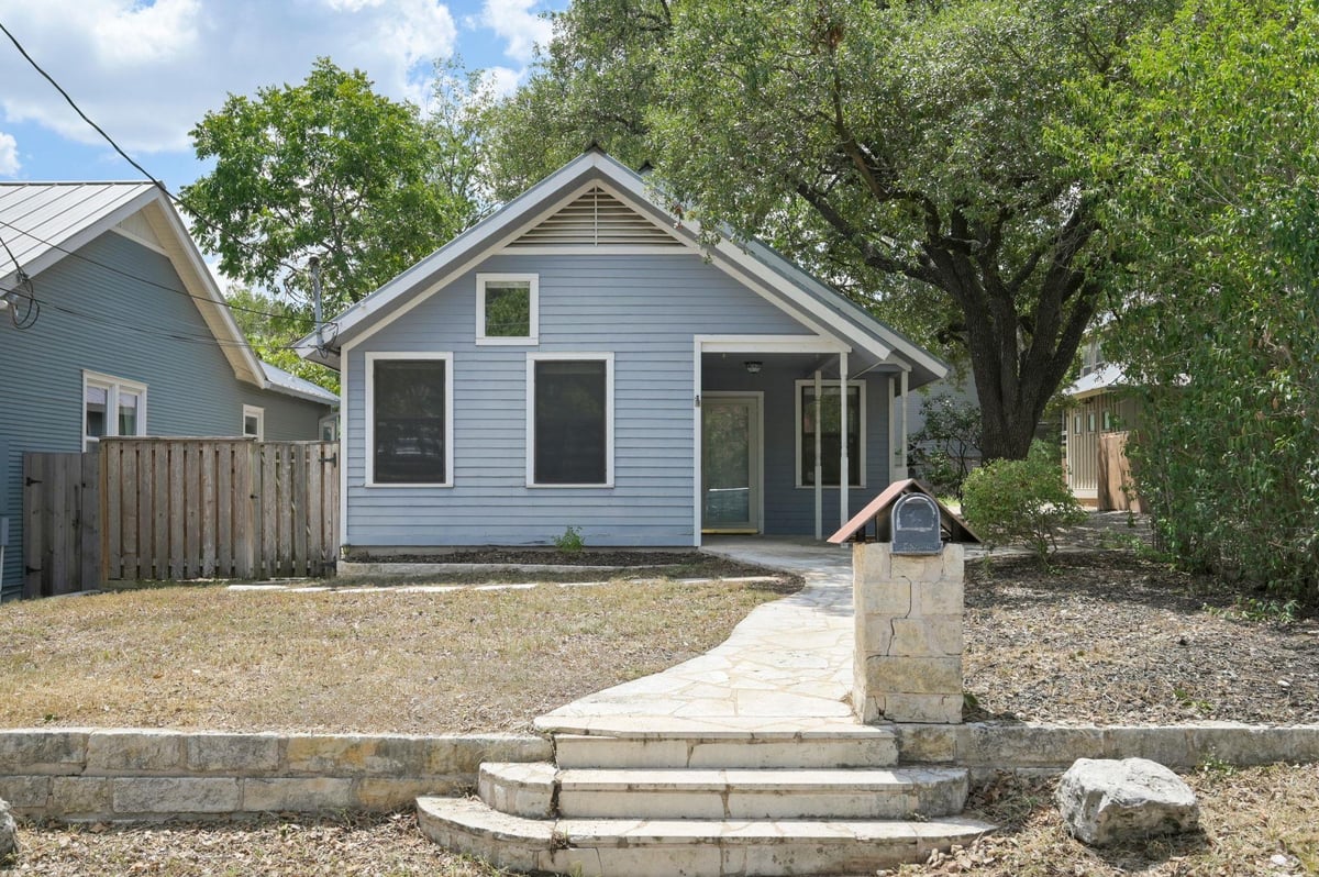 View 1811 Waterston Ave in Edmonds Resub 1811 Waterston Ave - front exterior - Luxury lot in Edmonds Resub, Austin, TX
