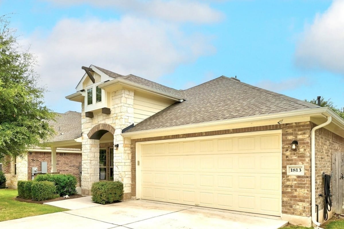 View 1813 Chickasaw RUN in Valley Vista Ph 1 1813 Chickasaw RUN - front exterior - Luxury home in Valley Vista Ph 1, Leander, TX