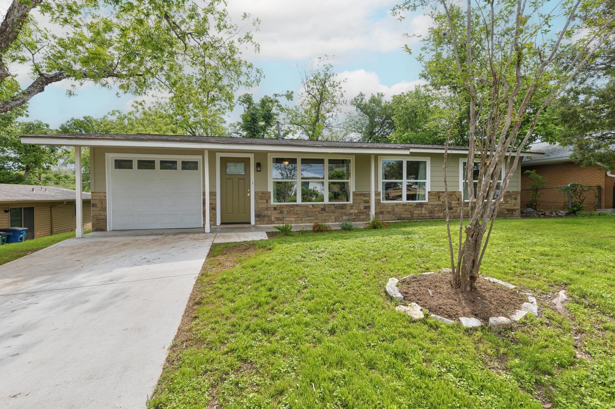 1813 Loreto DR - front exterior - Luxury home in McKinley Heights Terrace, Austin, TX