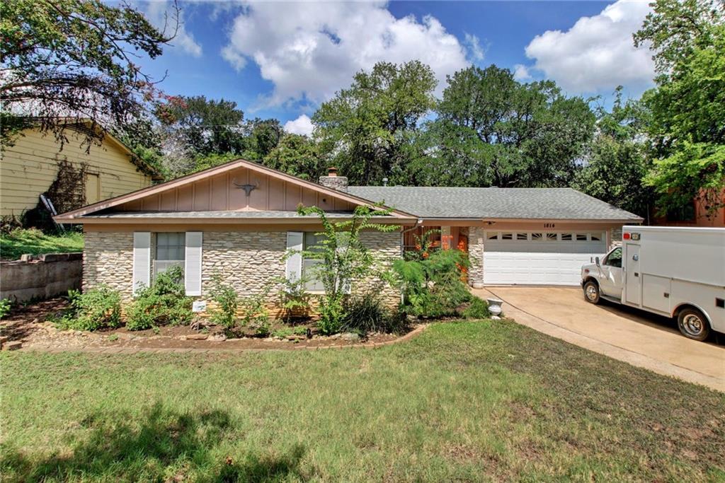 View 1814 Matagorda St in Fawn Ridge Sec 02 1814 Matagorda St - front exterior - Luxury home in Fawn Ridge Sec 02, Austin, TX