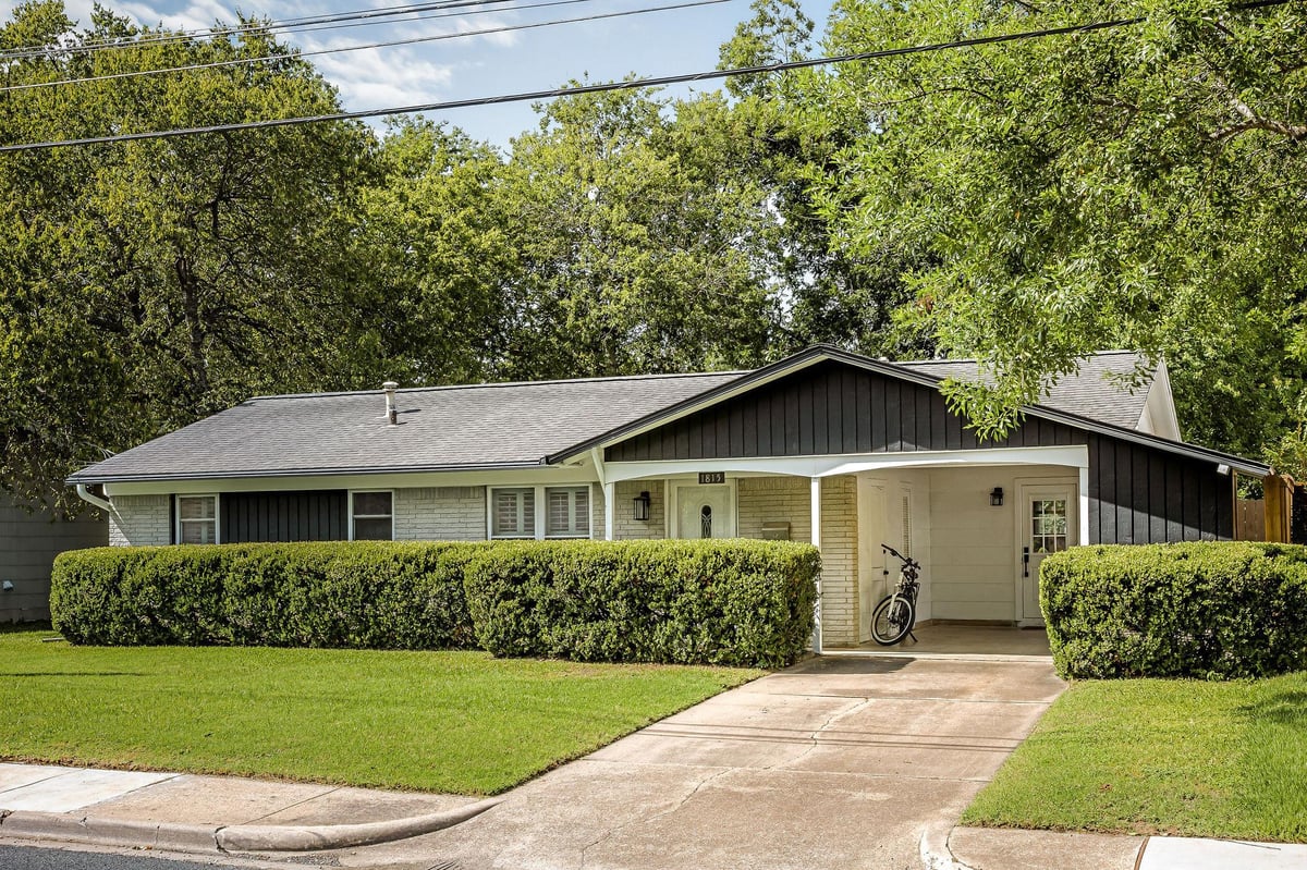 View 1815 Ashby Ave in South Lund South 1815 Ashby Ave - property photo 1 - Luxury home in South Lund South, Austin, TX