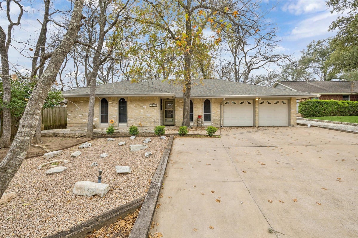 View 1815 Parkside LN in Cherry Creek 1815 Parkside LN - front exterior - Luxury home in Cherry Creek, Austin, TX